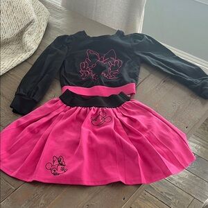 Disney Two-Piece Adorable Minnie Skort and Top Set size 5/6